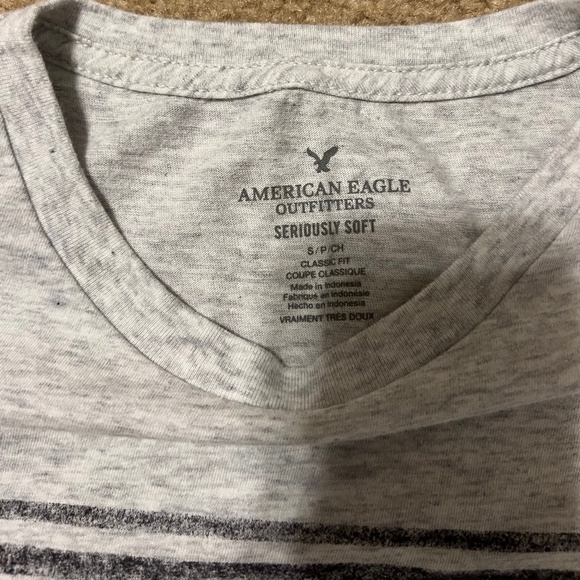 American Eagle T-Shirt - Picture 3 of 3